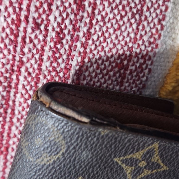 Authentic vintage Louis Vuitton clutch/large wallet. See pictures of wear/tear - Picture 6 of 15